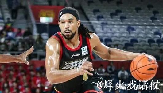 萨林杰封盖三分,长传助攻反击,奎因单手劈扣霸气收尾! 萨林杰封盖三分,长传助攻反击,奎因单手劈扣霸气收尾!